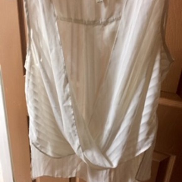 LOVE TREE minimal white sheer high low spli… - Picture 6 of 8